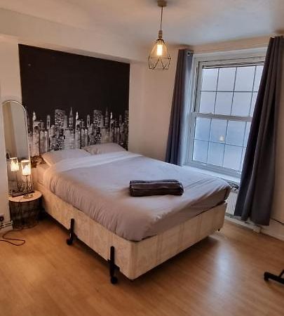 Property In Brixton Londra Exterior foto